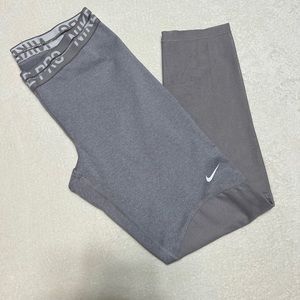 Nike Pro Gray Dri- Fit Leggings with Mesh Accents E12